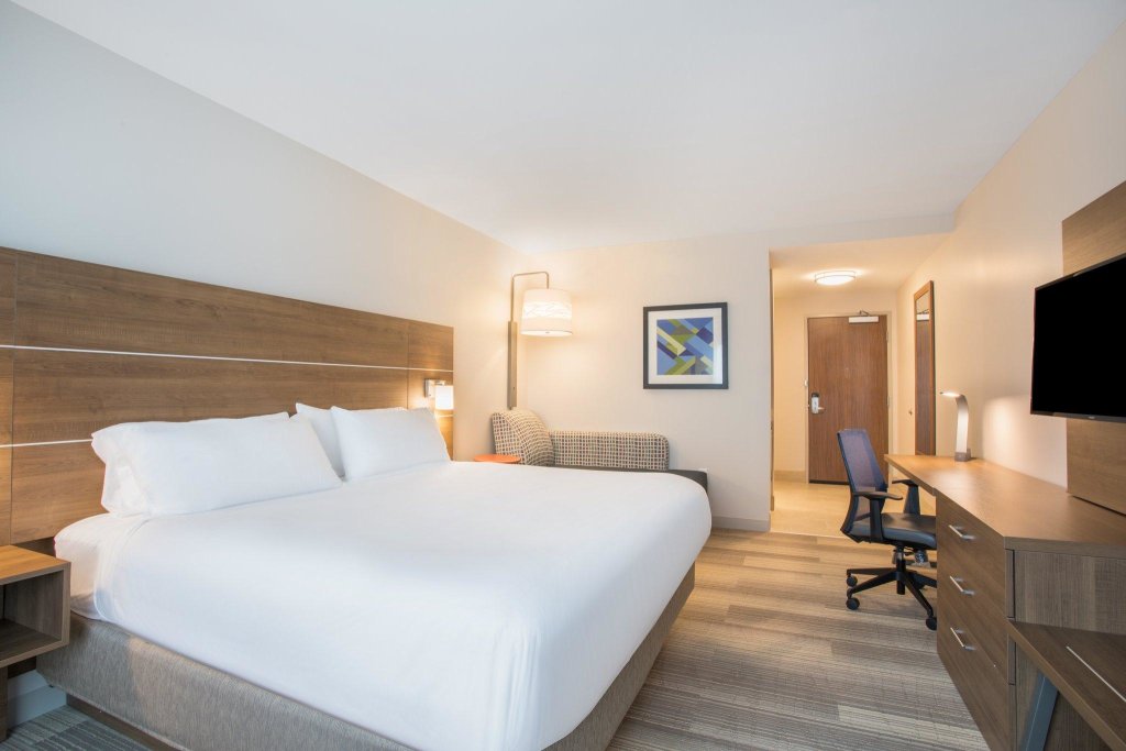 Standard Double room Holiday Inn Express & Suites Owings Mills-Baltimore Area, an IHG Hotel