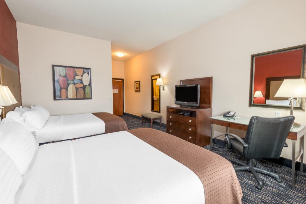 Standard Quadruple room Holiday Inn Hotel & Suites Grand Junction-Airport, an IHG Hotel