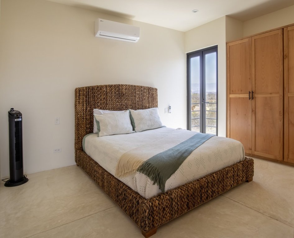 Premium room Cerritos Surf Residences