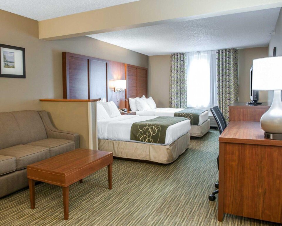 Кровать в общем номере Comfort Suites North Elkhart