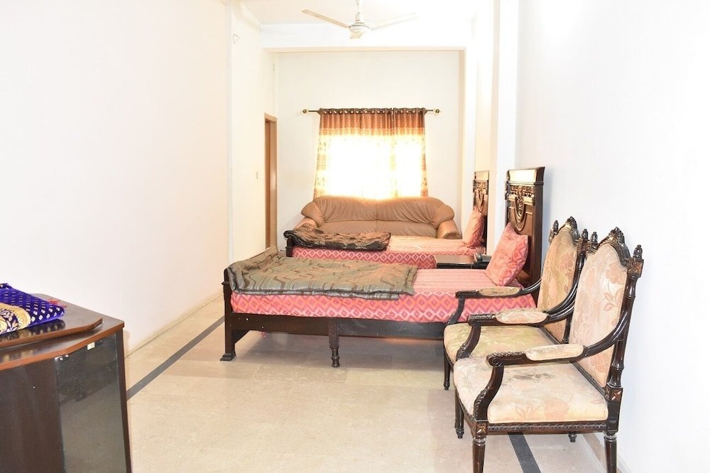Standard Triple room Hotel The Oriel Islamabad