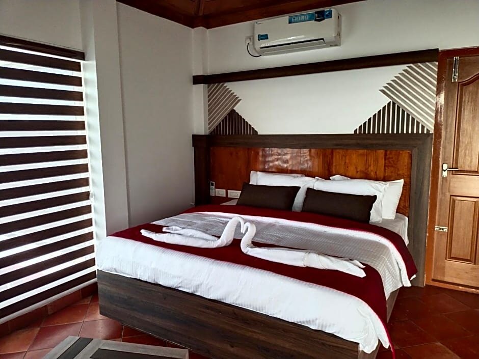 Deluxe Double room Mira's PMC Lakeshore Resort
