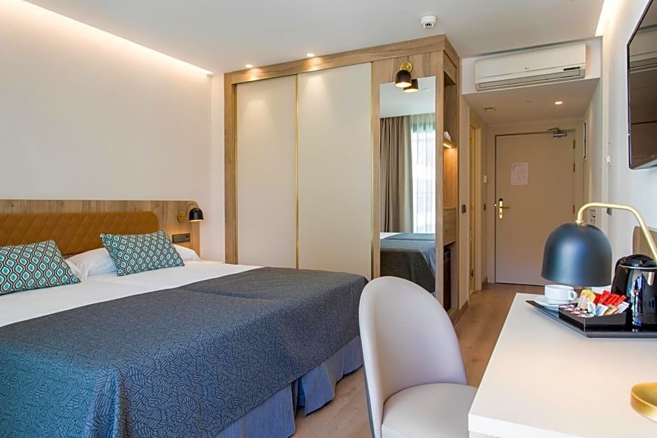 Standard Doppel Zimmer mit Poolblick Hotel Presidente 4 sup