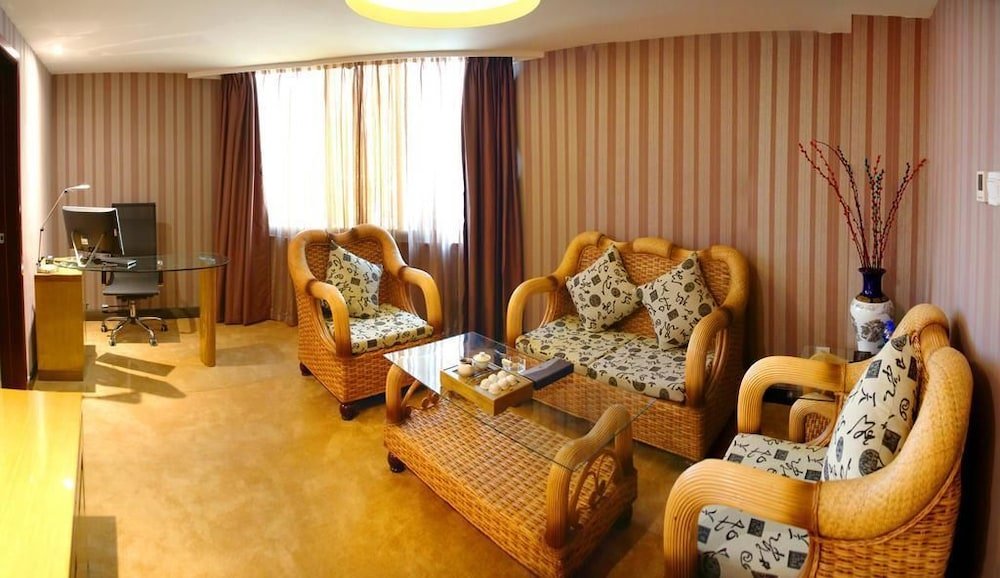 Suite Business Xiamen Plaza Hotel