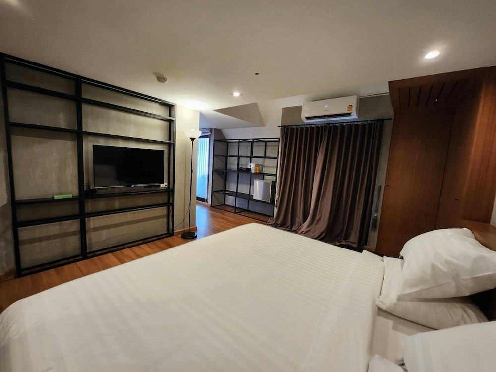 Standard Doppel Zimmer mit Balkon White Palace Bangkok