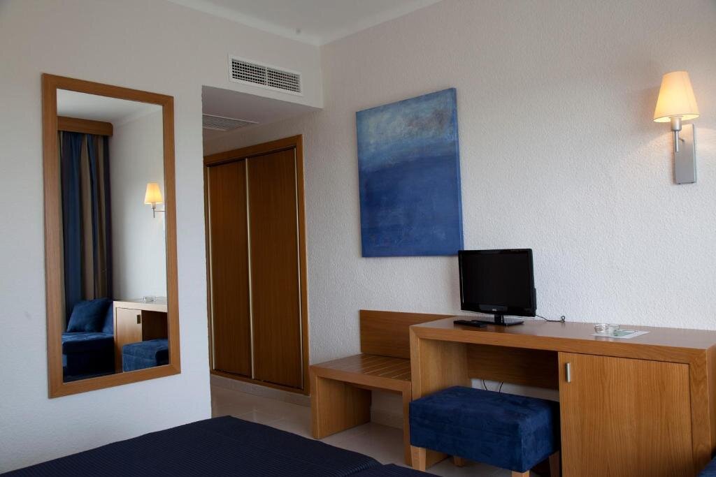 Habitación doble con balcón Hotel Club Cala Marsal