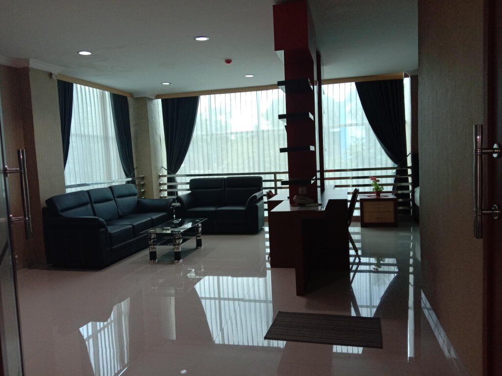 Suite Super Collection O 3431 Hotel Alpha Bandara