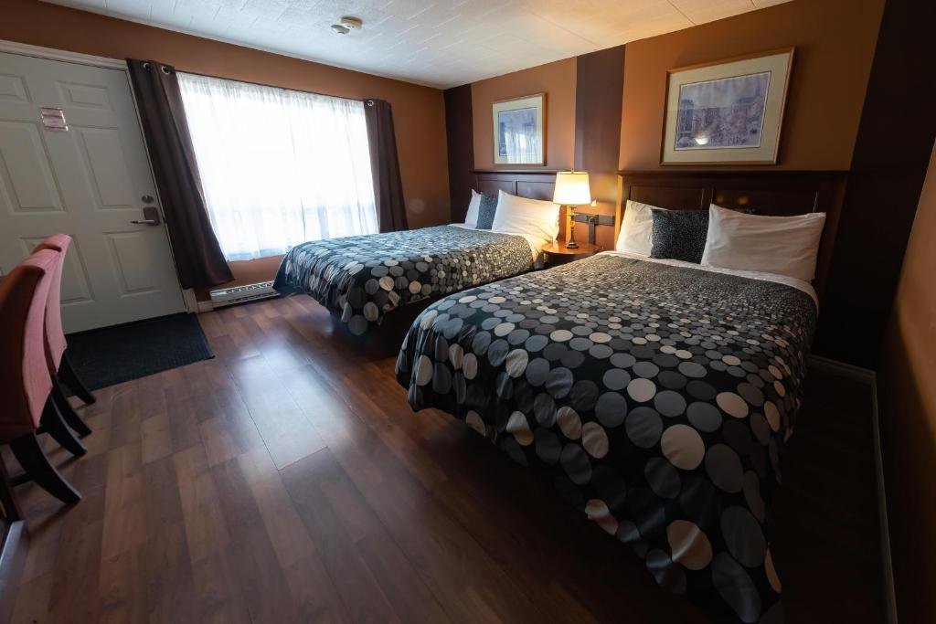 Suite cuádruple Villager Lodge Niagara Falls