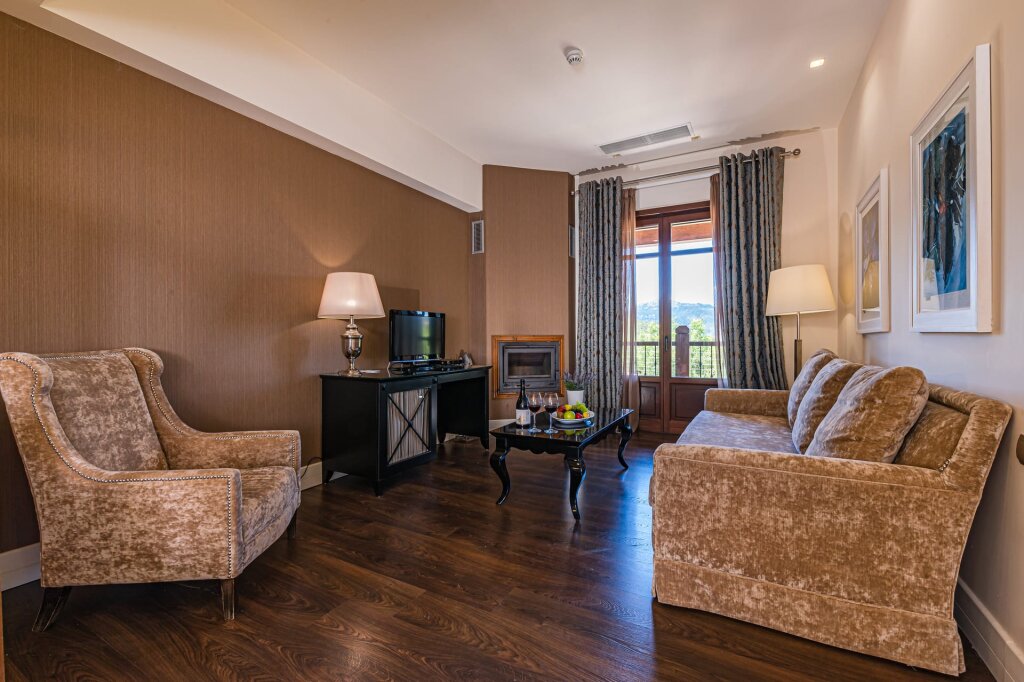 Luxus Suite Nymfasia Arcadia Resort