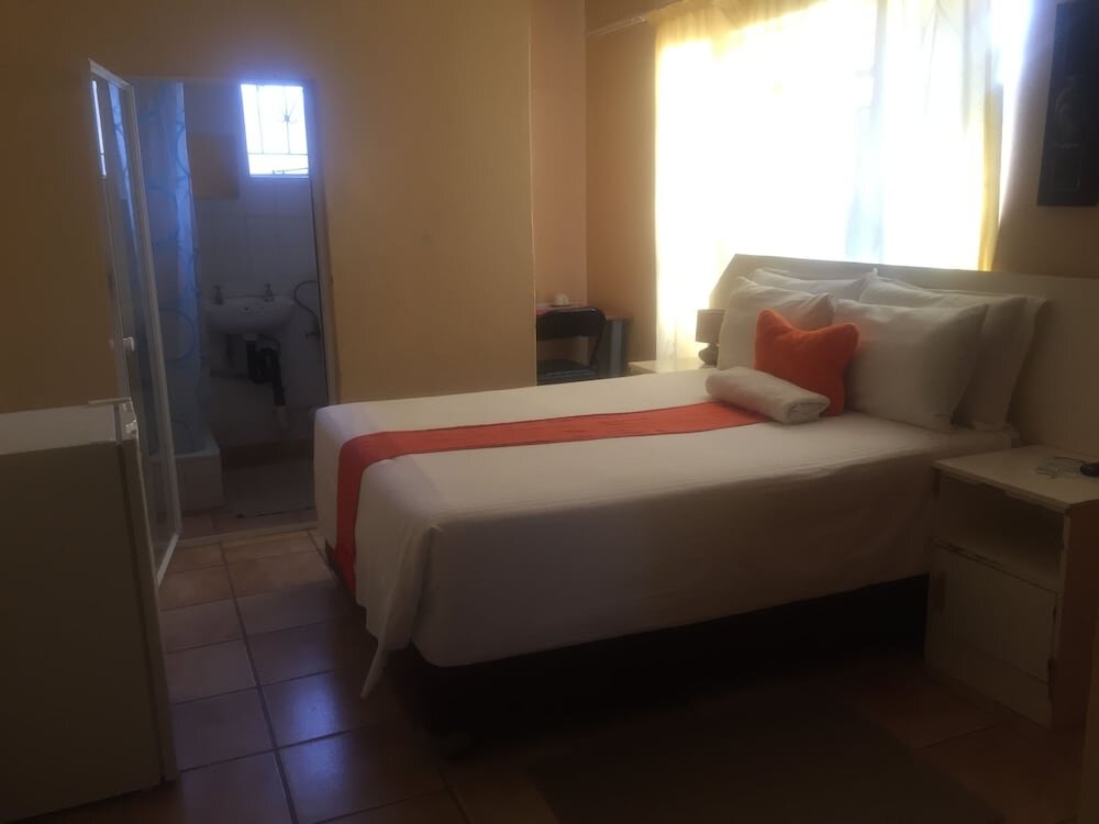 Standard Double room Namane Guest House