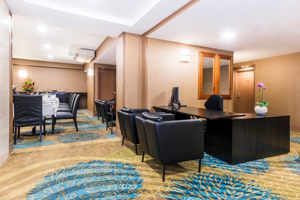 Habitación doble De ejecutivo Holiday Inn Convention Center, an IHG Hotel