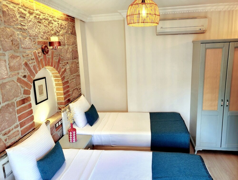 Standard Double room with balcony Cunda Rooms Butik Otel