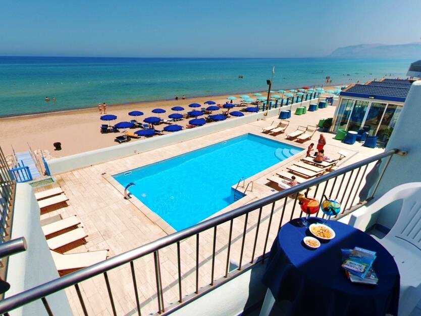 Habitación doble Superior con vista al mar Hotel La Battigia