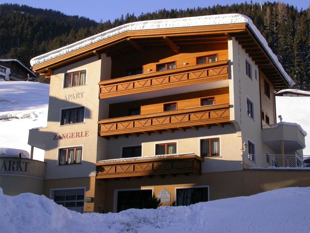 3 Bedrooms Apartment with balcony Apart Zangerle