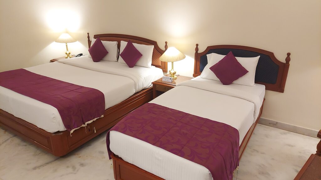 Premium Dreier Zimmer Hotel Annamalai International