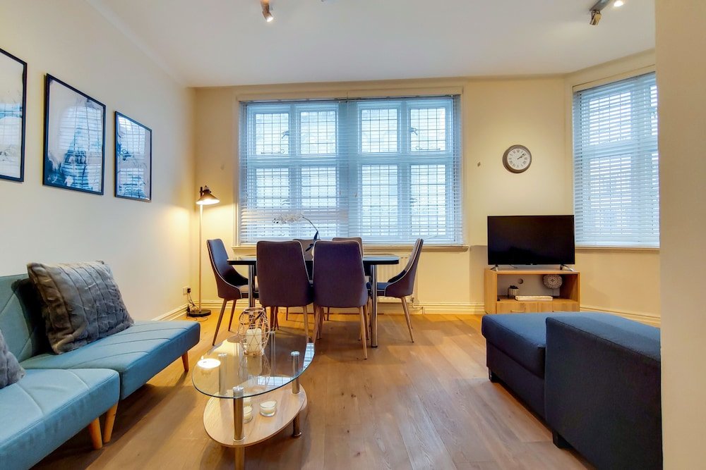 Apartment Modern 2 Bed & 2 Bath- Leicester Square