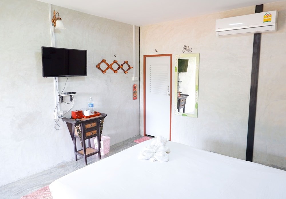 Deluxe Doppel Zimmer mit Bergblick Baan Lung Yod Resort Keangkrachan