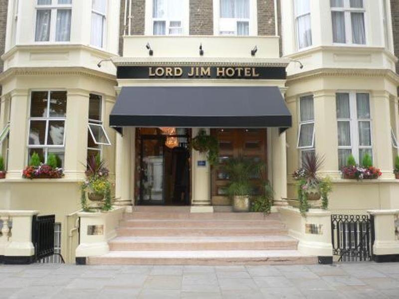 Кровать в общем номере Lord Jim Hotel London Kensington