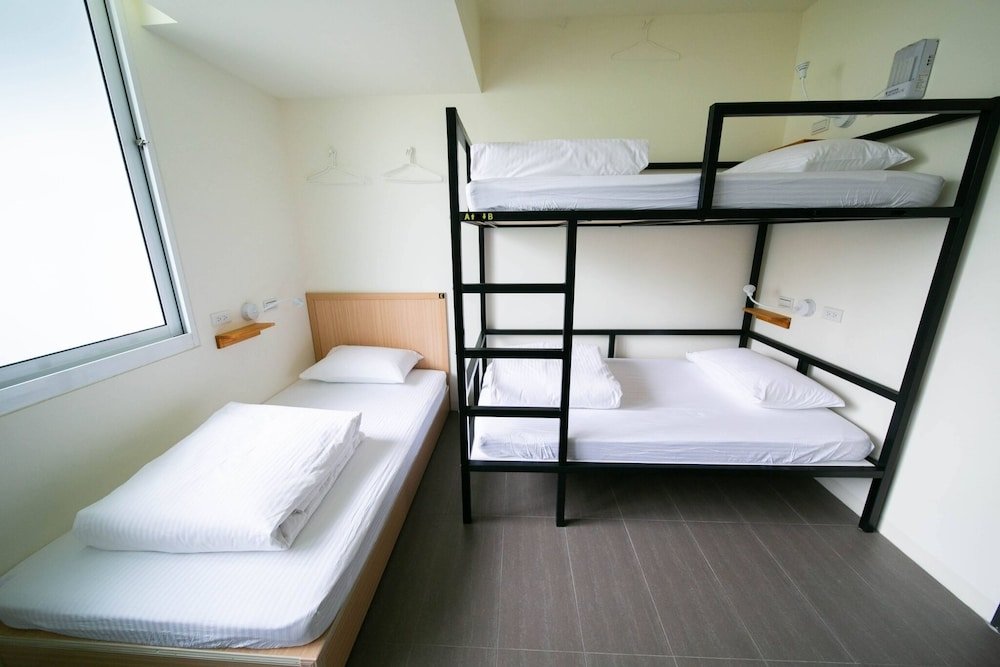Кровать в общем номере (мужской номер) 客旅家青年旅館 Travelers Plus