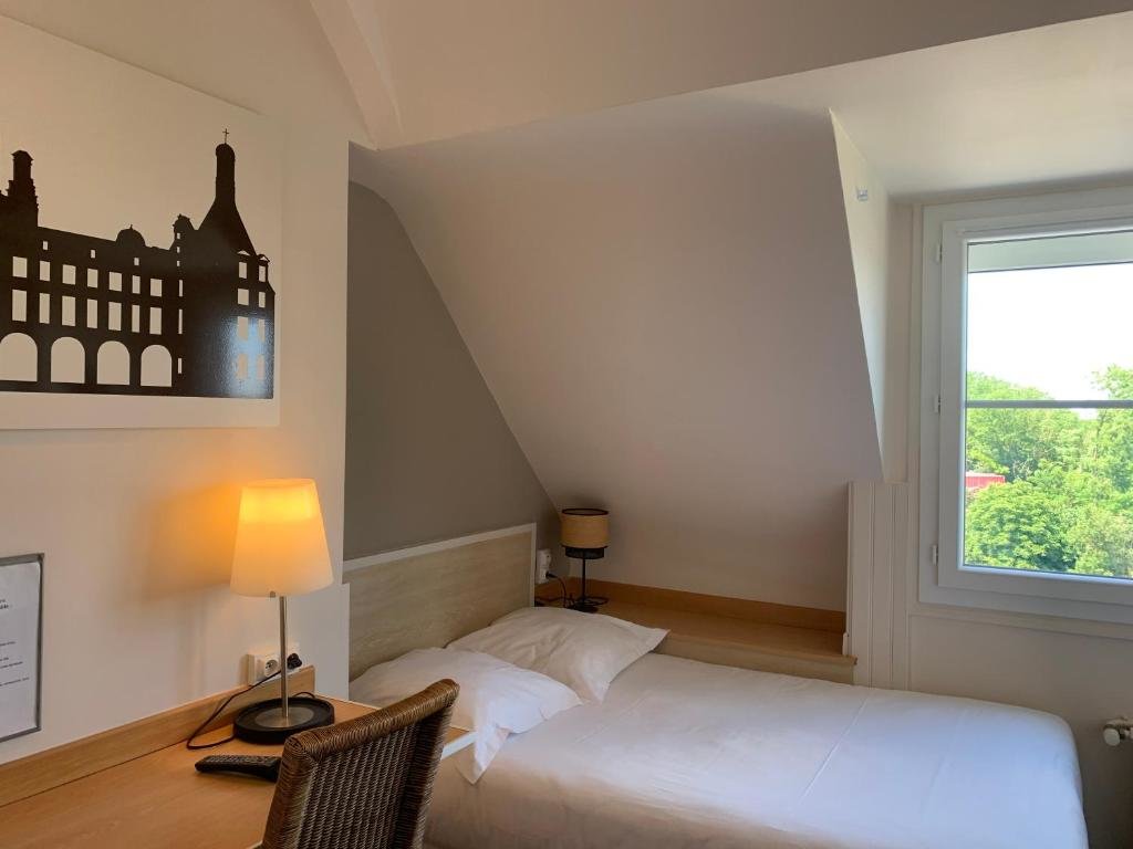 Standard Single room Hotel Anne De Bretagne BLOIS
