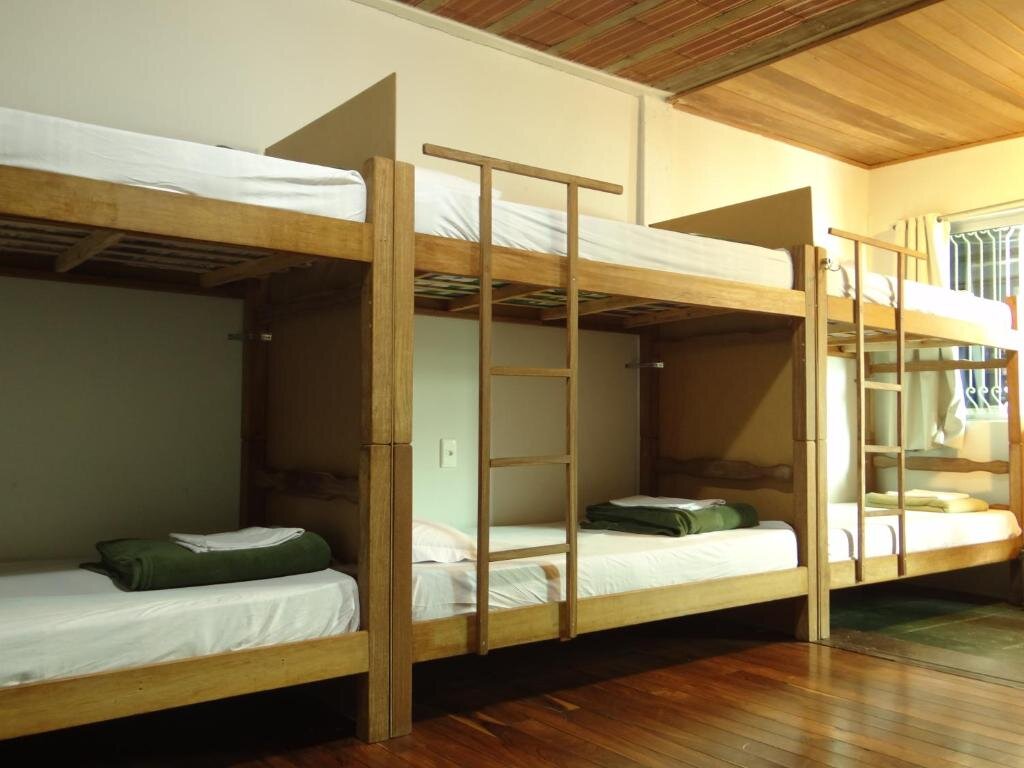 Кровать в общем номере Da Orla Pampulha Hostel
