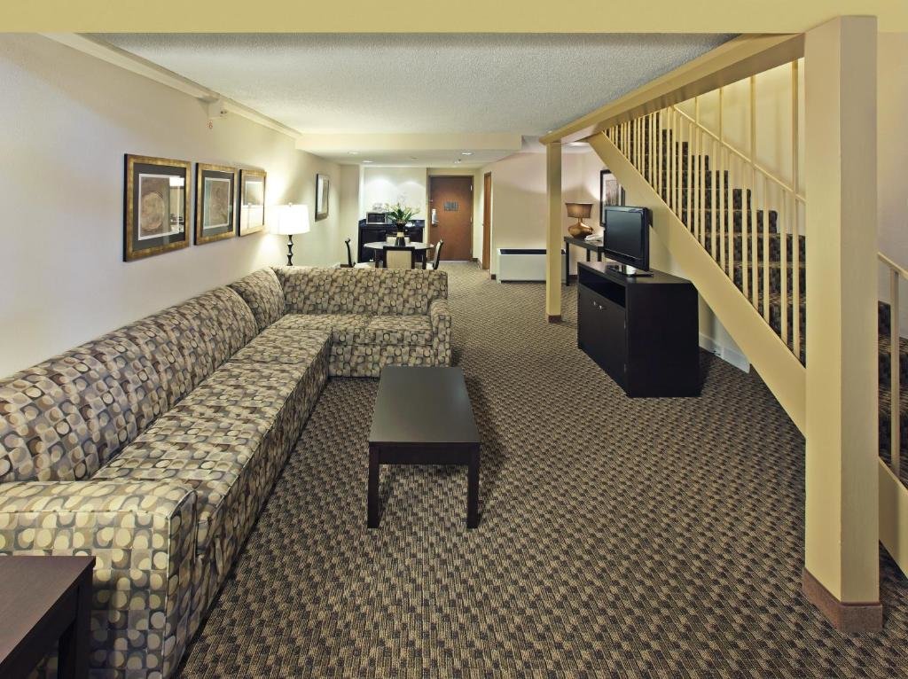 Люкс Holiday Inn Little Rock-Airport-Conference Center, an IHG Hotel