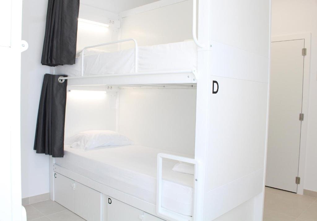 Кровать в общем номере (женский номер) Dunas Hostel