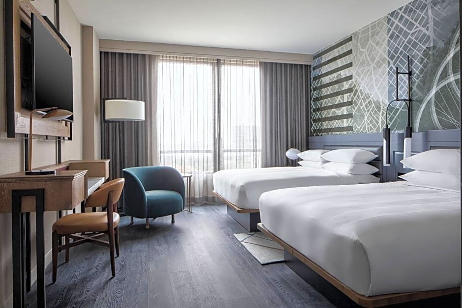 Deluxe Vierer Zimmer mit Balkon und mit Stadtblick Marriott Dallas Uptown