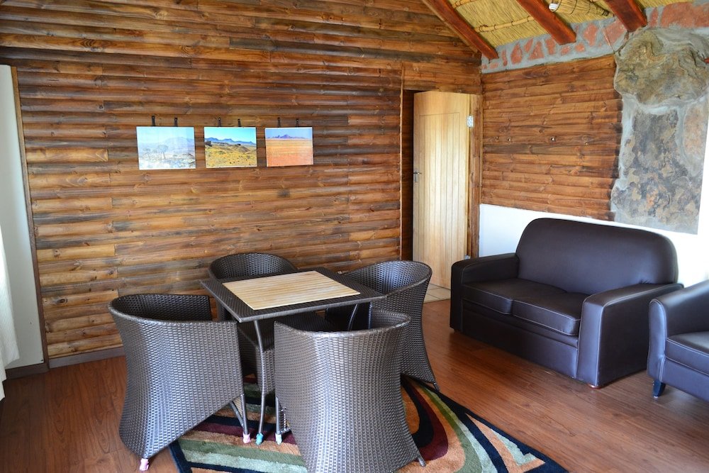 Семейное бунгало с 2 комнатами с видом на горы Namibs Valley Lodge