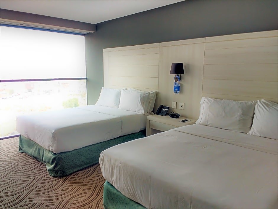Standard Vierer Zimmer mit Stadtblick Holiday Inn Express Pachuca, an IHG Hotel