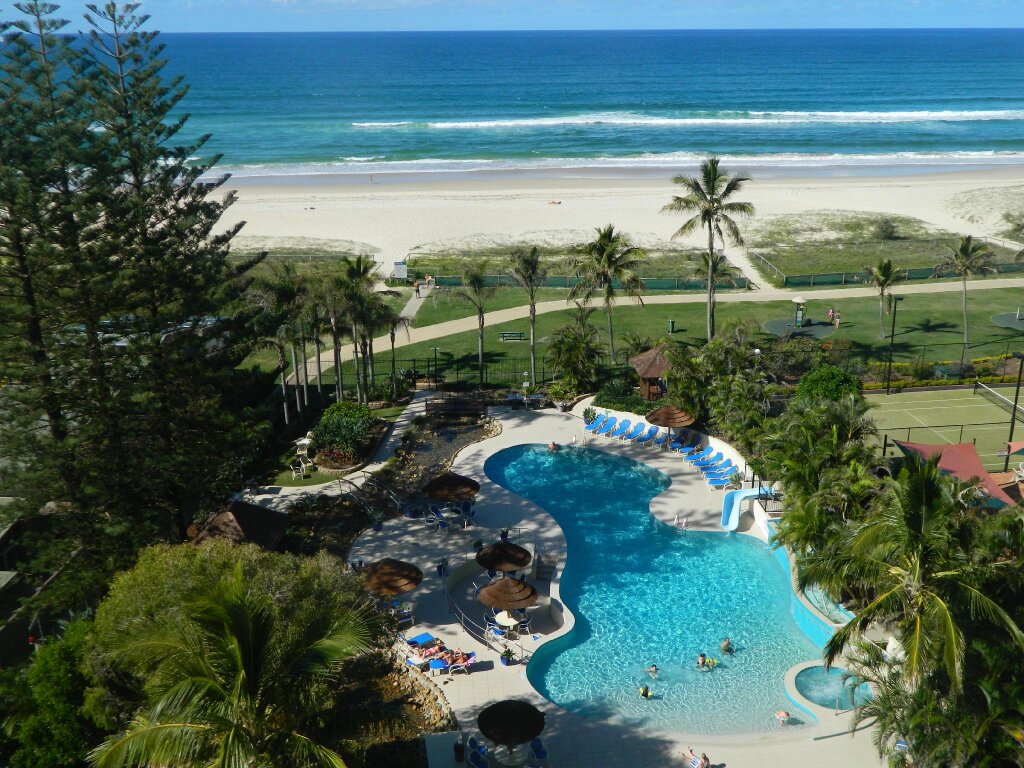 Апартаменты с 4 комнатами с видом на океан Royal Palm Resort on the Beach