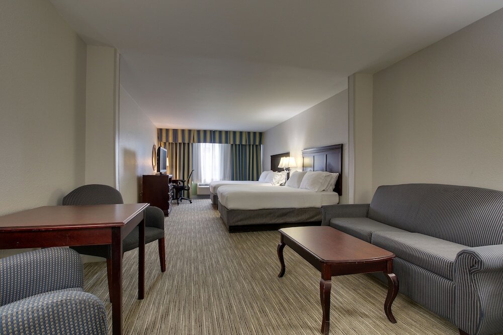 Люкс Holiday Inn Express Hotel & Suites Middleboro Raynham, an IHG Hotel