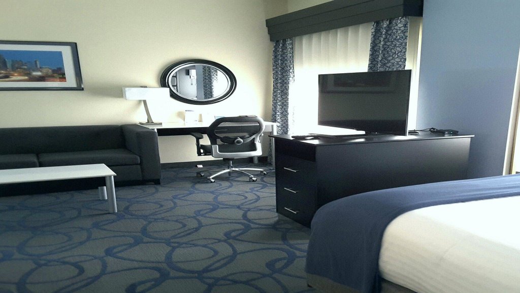 Номер Standard Holiday Inn Express Hotel & Suites Lawrenceville, an IHG Hotel