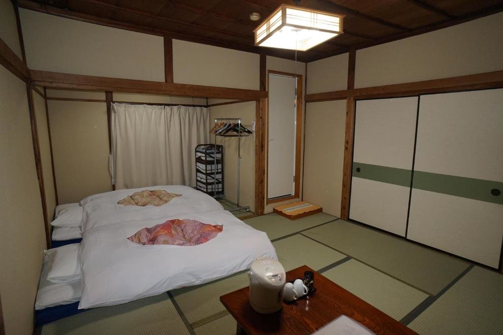 Standard Quadruple room Ryokan Katsutaro