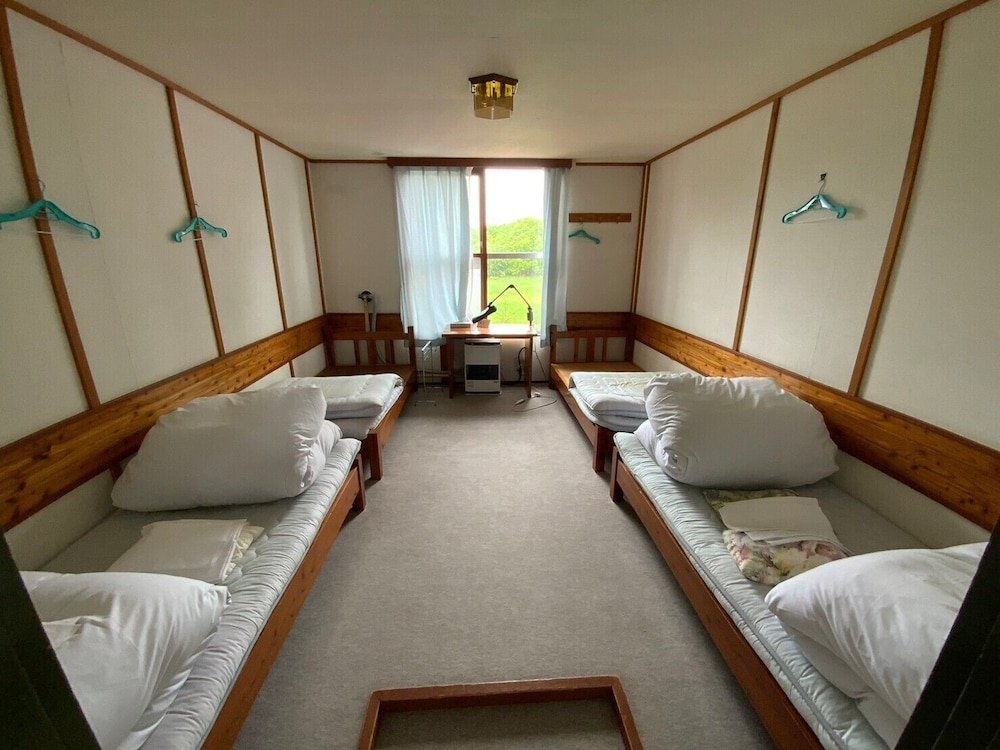Кровать в общем номере (мужской номер) Mashuko Youth Hostel
