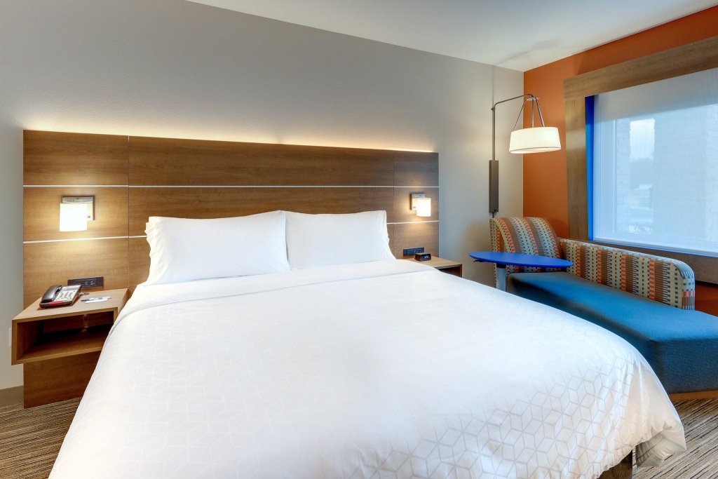 Camera Standard Holiday Inn Express & Suites Middletown - Goshen, an IHG Hotel