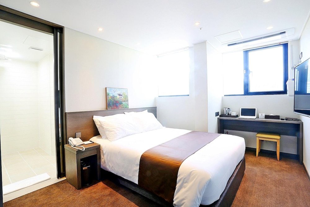 Standard Doppel Zimmer mit Bergblick Grandmillions Hotel Seogwipo