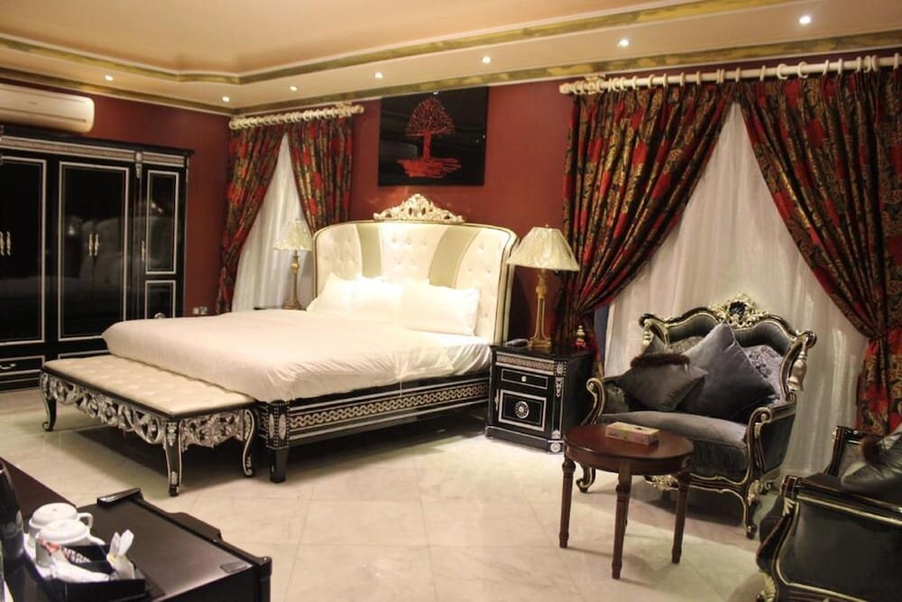 Suite Al Nabarees Al Masi Hotel