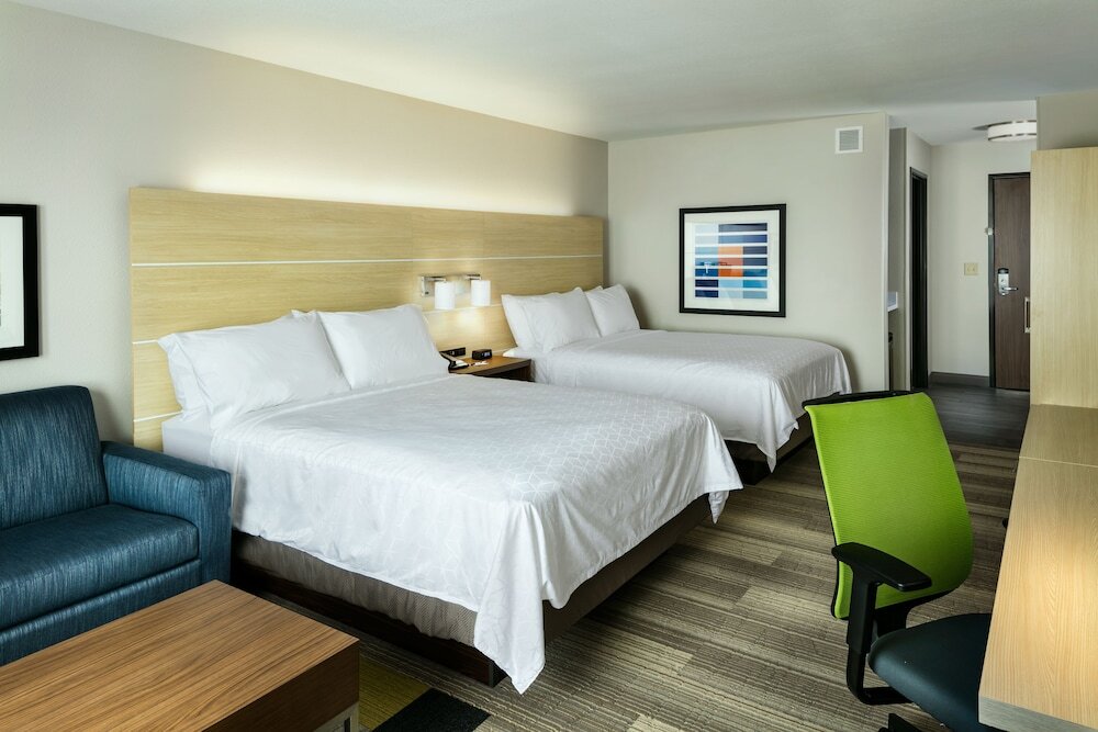 Vierer Suite Holiday Inn Express & Suites - Medford, an IHG Hotel