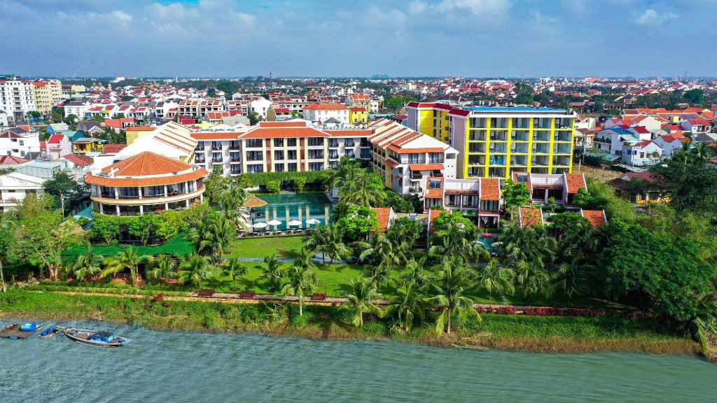 Семейный номер Standard Bel Marina Hoi An Resort