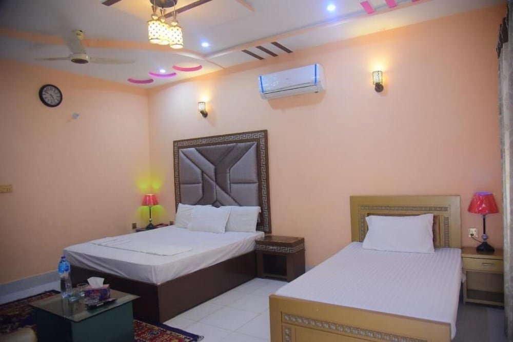 Номер Deluxe Hotel Shaheen Continental Multan