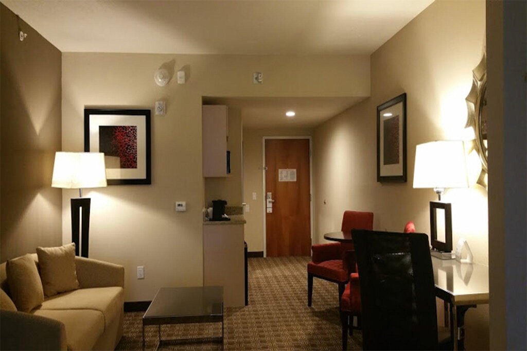 Двухместный номер Standard Holiday Inn Express & Suites Lantana, an IHG Hotel