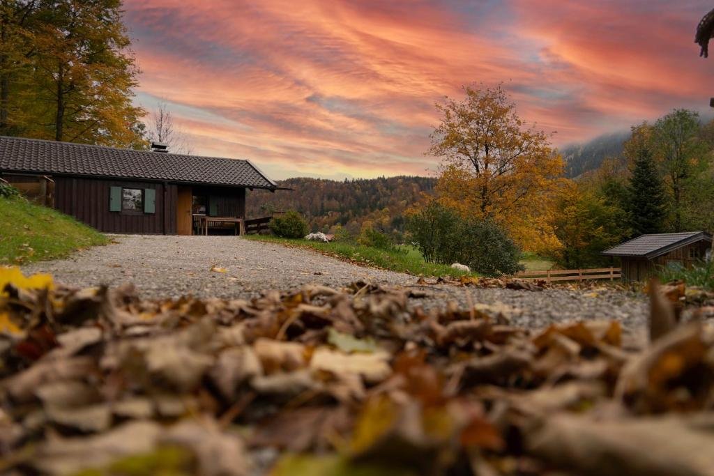 Villa Auszeit pur - Romantisches Berg-Chalet, direkt loswandern, ab Bahnhof in 5min erreichbar