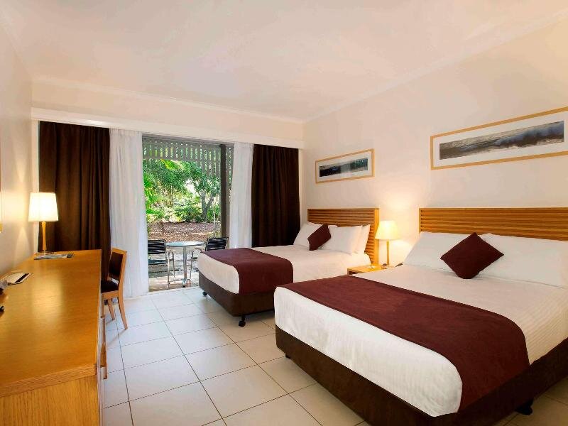 Двухместный номер Standard с балконом Novotel Sunshine Coast Resort Hotel