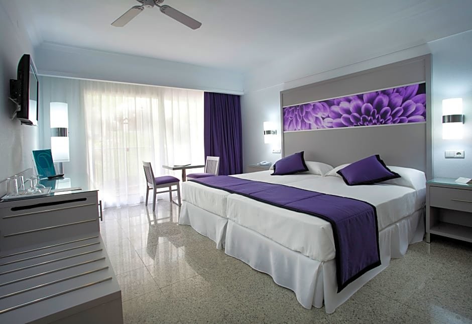 Двухместный номер Standard Hotel Riu Nautilus