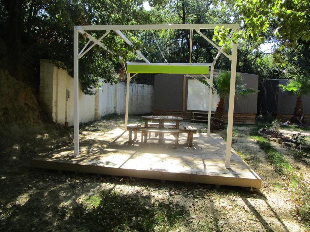 Тент Camping des Alberes