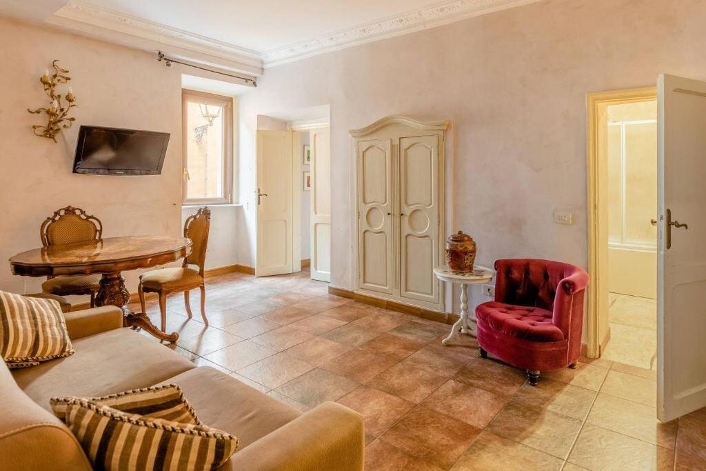 Apartamento Rome Right in the Ancient Historical Center two Bedrooms two Bath Up to 6 pax