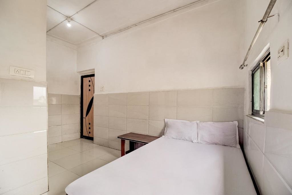 Standard triple chambre SPOT ON Sargam Lodging And Boarding