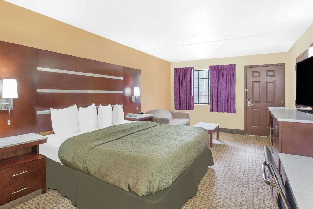Suite Days Inn by Wyndham Fayetteville