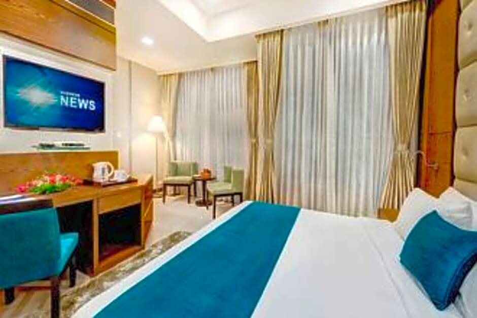 Номер Superior Peerless Hotel Kolkata